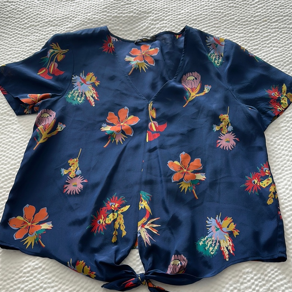Madewell Blue Floral 💯 silk Blouse